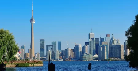 toronto-skyline-from-park